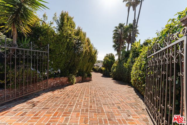 $5,995,000 | 1277 Leona Drive, Beverly Hills, CA 90210