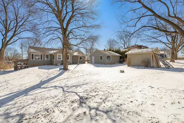 $290,000 | 2540 East Bonnie Brook Lane, Waukegan, IL 60087
