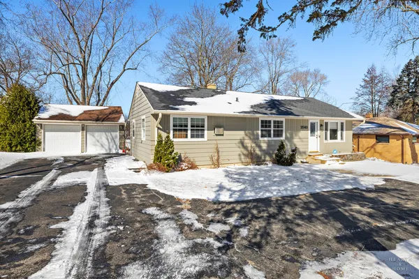 $290,000 | 2540 East Bonnie Brook Lane, Waukegan, IL 60087