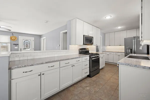 $290,000 | 2540 East Bonnie Brook Lane, Waukegan, IL 60087