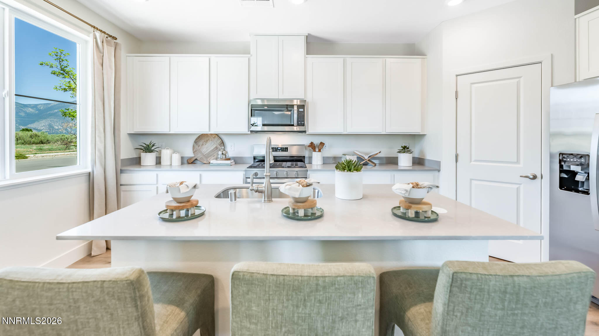 1906 Bella Rosa Alley South Minden, NV 89423 - Photo 5 of 32 Kitchen