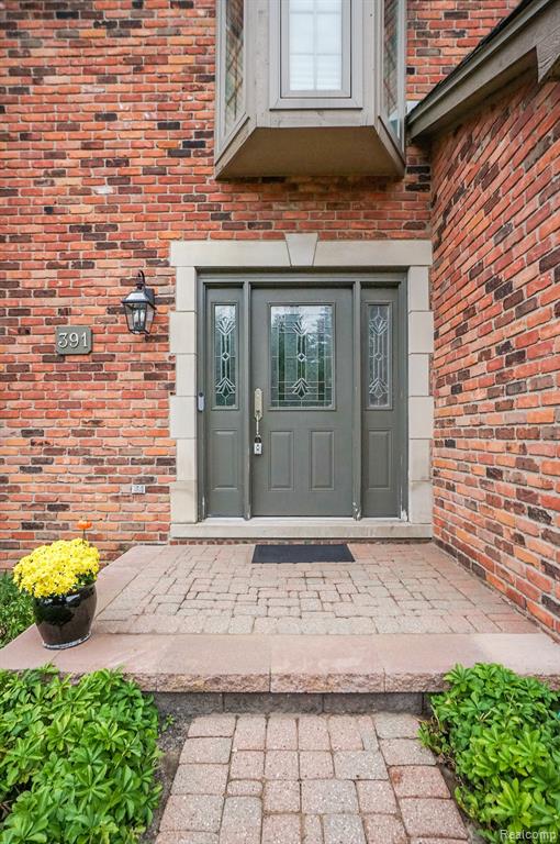 391 Silvervale Drive Rochester Hills, MI 48309 - Photo 3 of 27