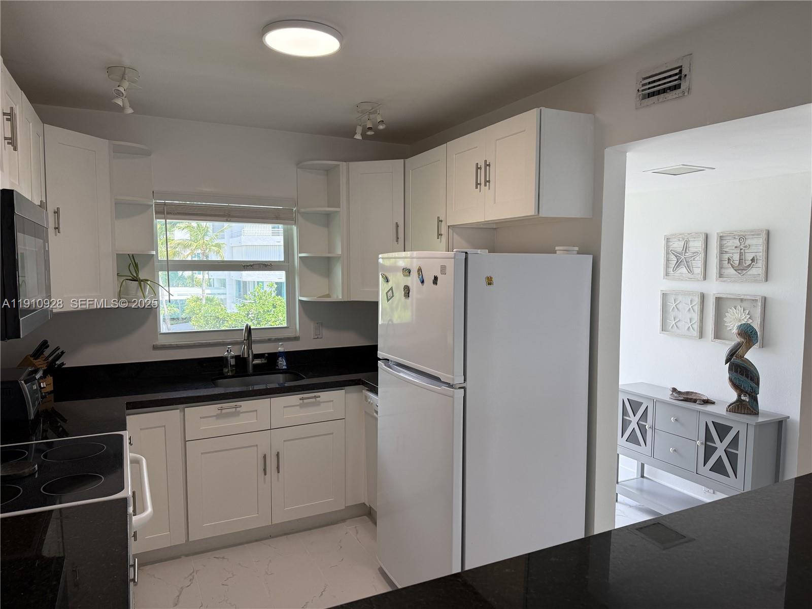 1750 South Ocean Boulevard, Unit 404E Lauderdale-by-the-Sea, FL 33062 - Photo 19 of 33