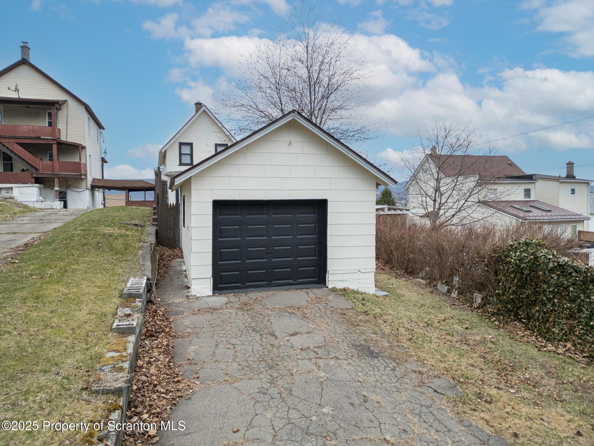 1921 Prospect Avenue Scranton, PA 18505 - Photo 9 of 35 DJI_0083