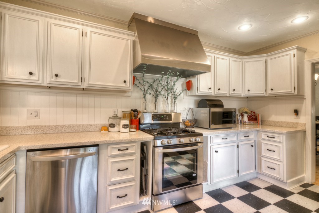 7493 Riverside Road East Sumner, WA 98390 - Photo 4 of 19