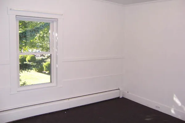 $1,150 | 36 Main Street, Ashland, NH 03217