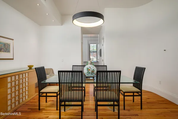 a view of livingroom with furniture