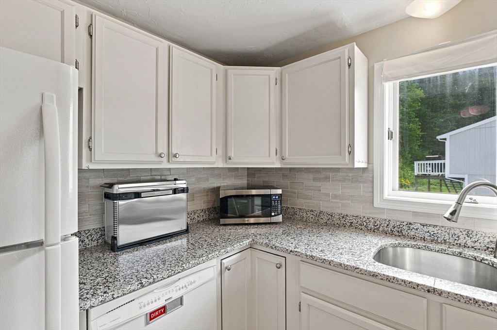 11 Coventry Road, Unit 11 Grafton, MA 01519 - Photo 12 of 31 Gallery Image 12