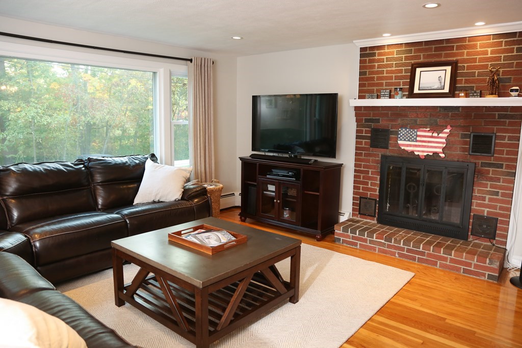 24 Marshbrook Road Billerica, MA 01821 - Photo 11 of 26