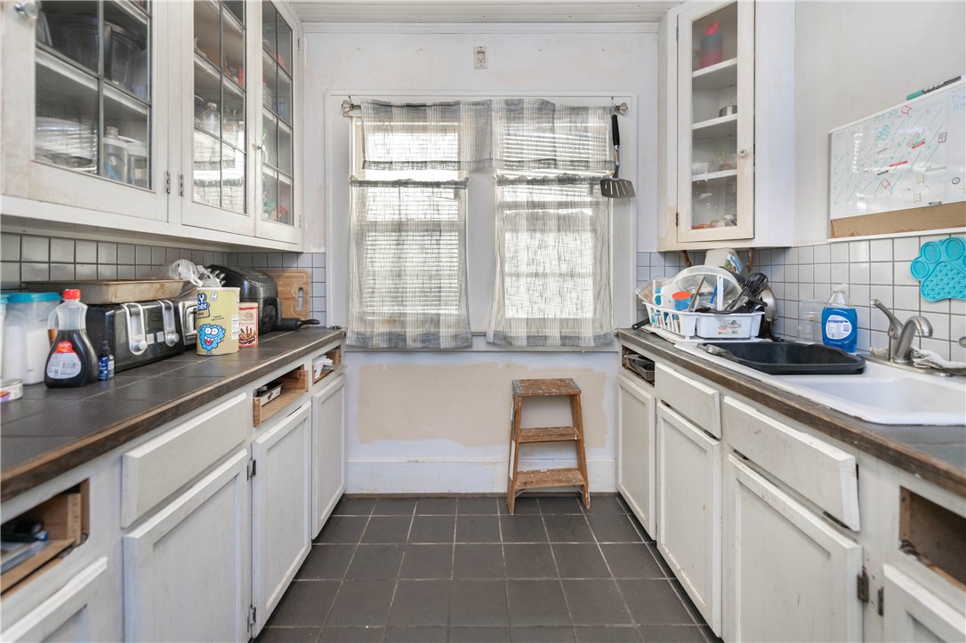 300 Parsells Avenue Rochester, NY 14609 - Photo 7 of 20