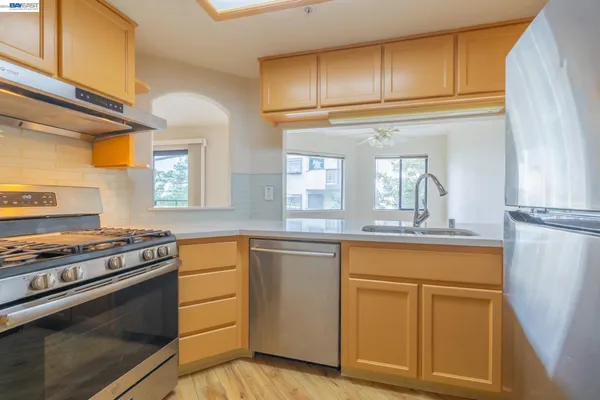 $475,000 | 21103 Gary Drive, Unit 318A, Castro Valley, CA 94546