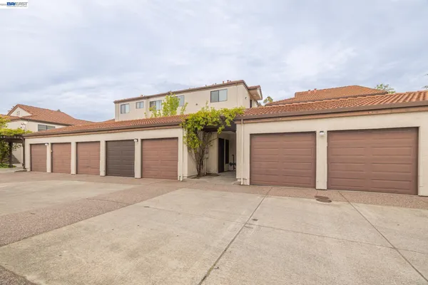 $475,000 | 21103 Gary Drive, Unit 318A, Castro Valley, CA 94546