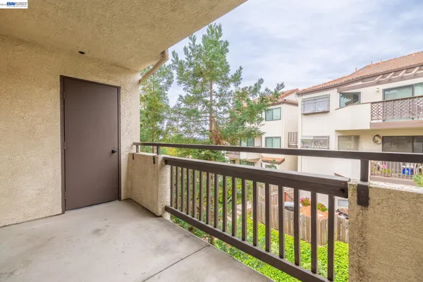 $475,000 | 21103 Gary Drive, Unit 318A, Castro Valley, CA 94546