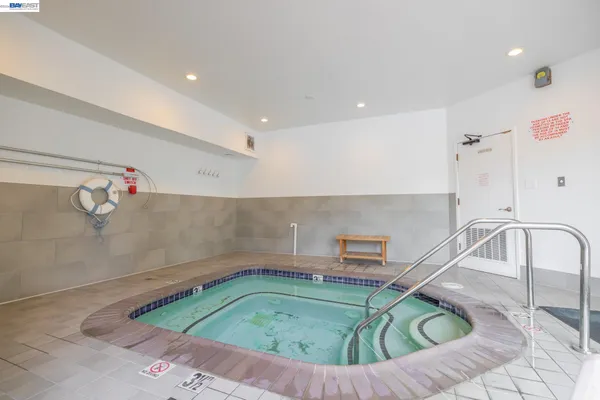 $475,000 | 21103 Gary Drive, Unit 318A, Castro Valley, CA 94546