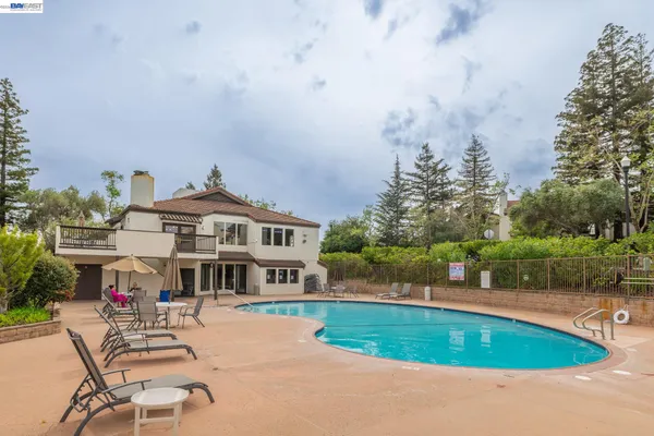 $475,000 | 21103 Gary Drive, Unit 318A, Castro Valley, CA 94546