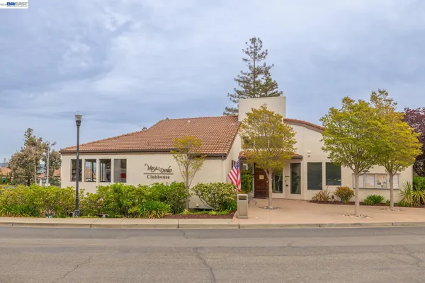 $475,000 | 21103 Gary Drive, Unit 318A, Castro Valley, CA 94546