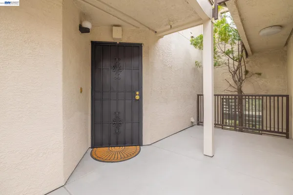 $475,000 | 21103 Gary Drive, Unit 318A, Castro Valley, CA 94546