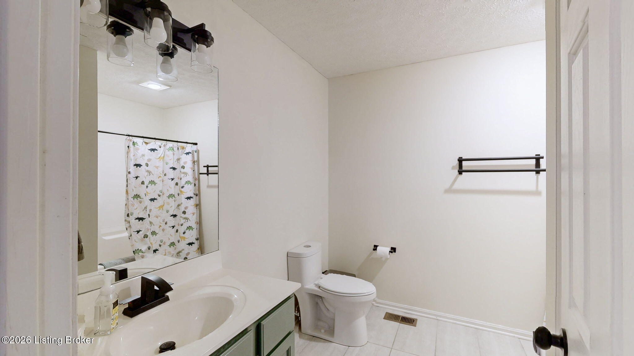 10711 Bayport Road Louisville, KY 40299 - Photo 21 of 33 20-web-or-mls-10711 Bayport Rd Louisvill