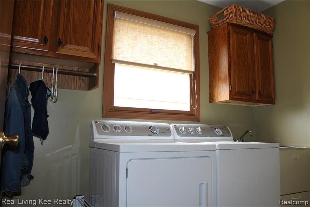 1668 Treeside Drive Rochester Hills, MI 48307 - Photo 14 of 25