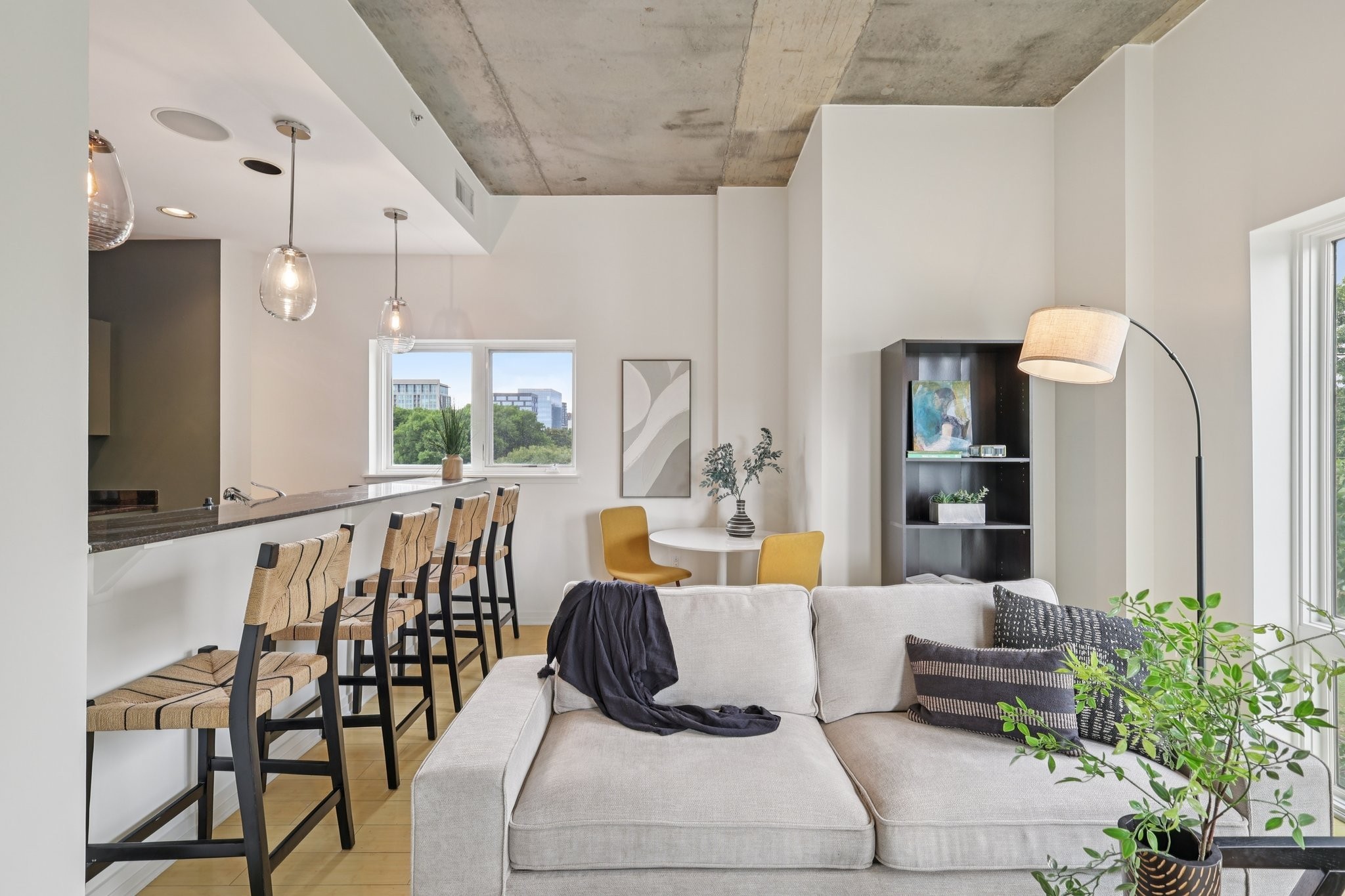 1101 18th Avenue South, Unit 401 Nashville, TN 37212 - Photo 5 of 17 a living room with furniture