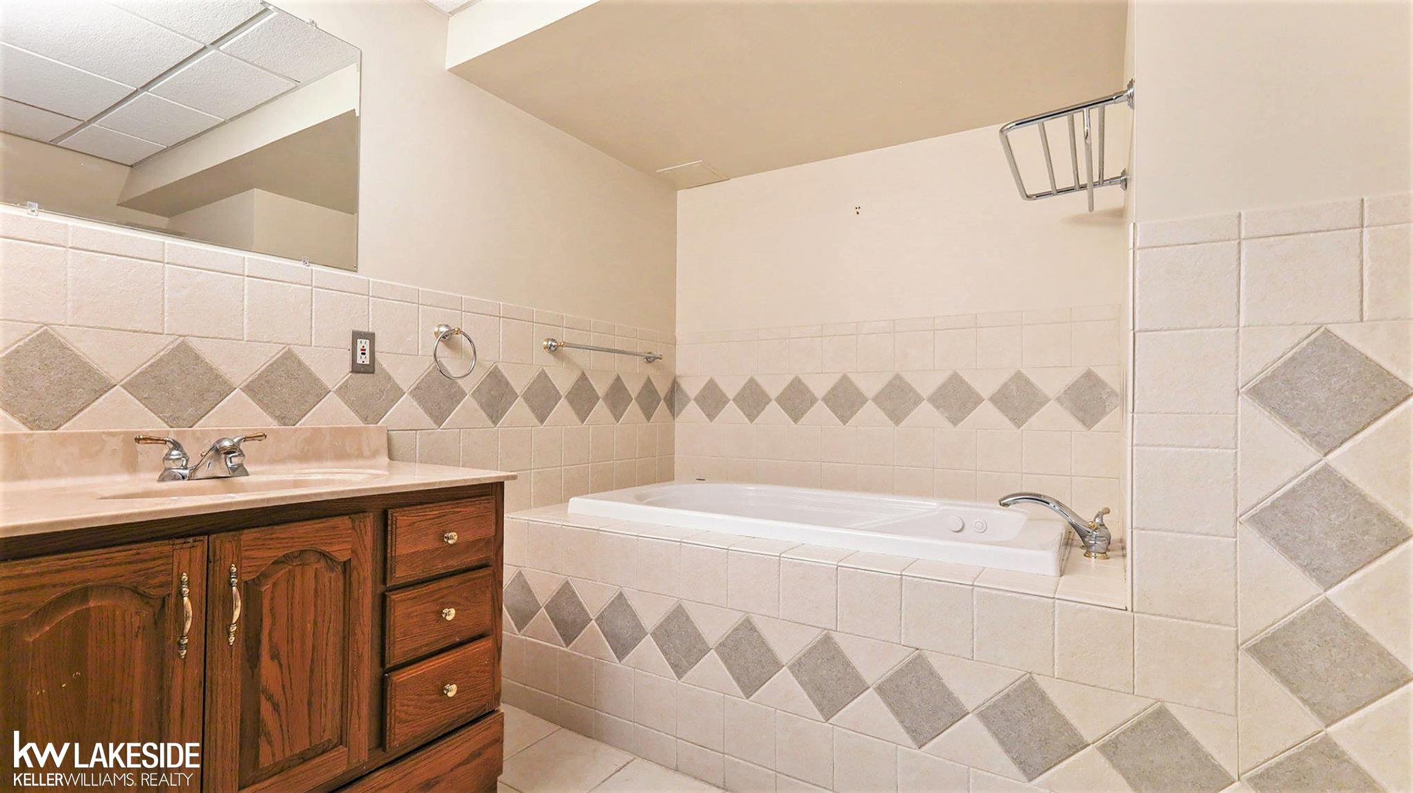 2694 Forest View Court Rochester Hills, MI 48307 - Photo 33 of 47