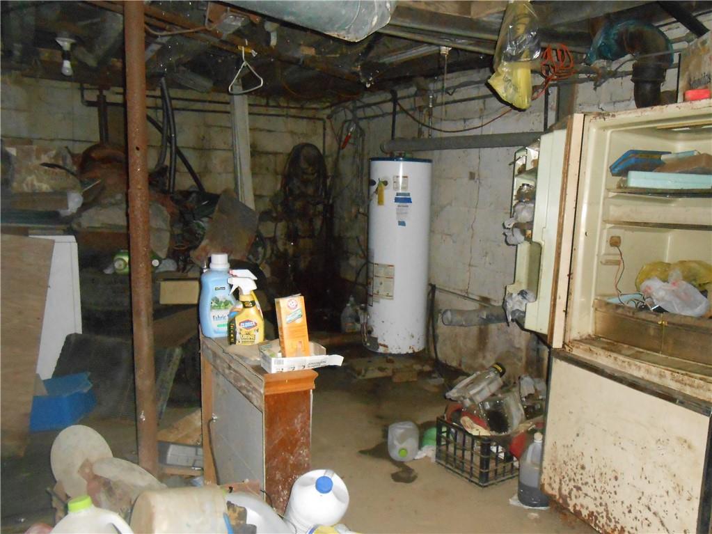 1610 Dixon Road Clymer, PA 15728 - Photo 8 of 14 a room with gym equipment