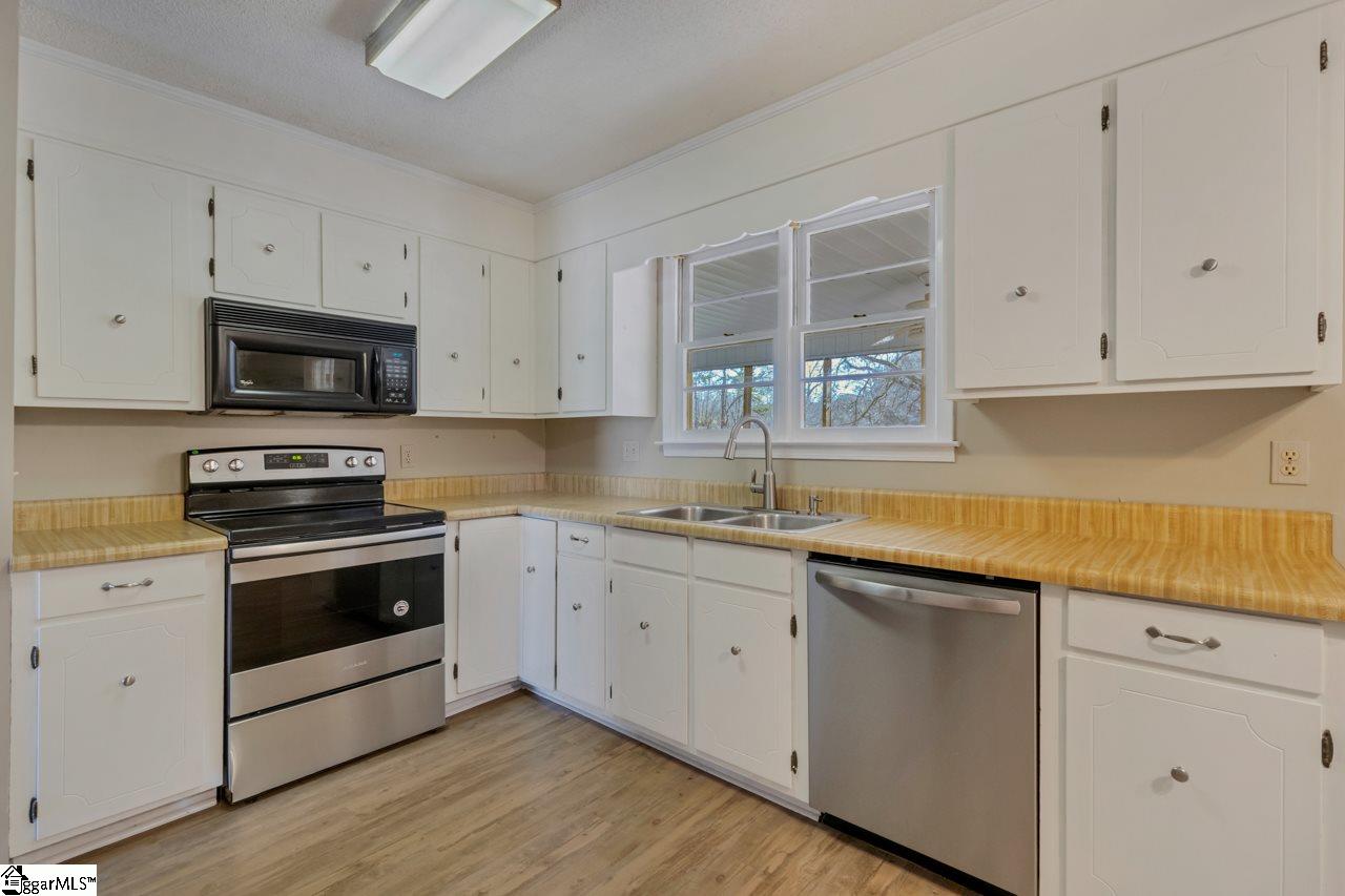 1026 Belle Shoals Road Pickens, SC 29671 - Photo 12 of 33 Gallery Image 12