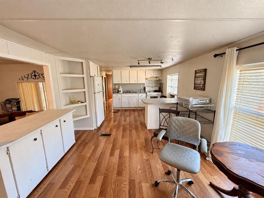 3048 Green Meadows Road Granbury, TX 76049 - Photo 9 of 20 Gallery Image 9