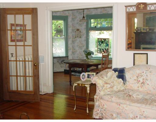 541 Spring Street Newport, RI 02840 - Photo 3 of 7 Living Room.