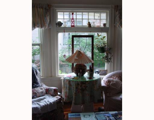541 Spring Street Newport, RI 02840 - Photo 5 of 7 Living Room.