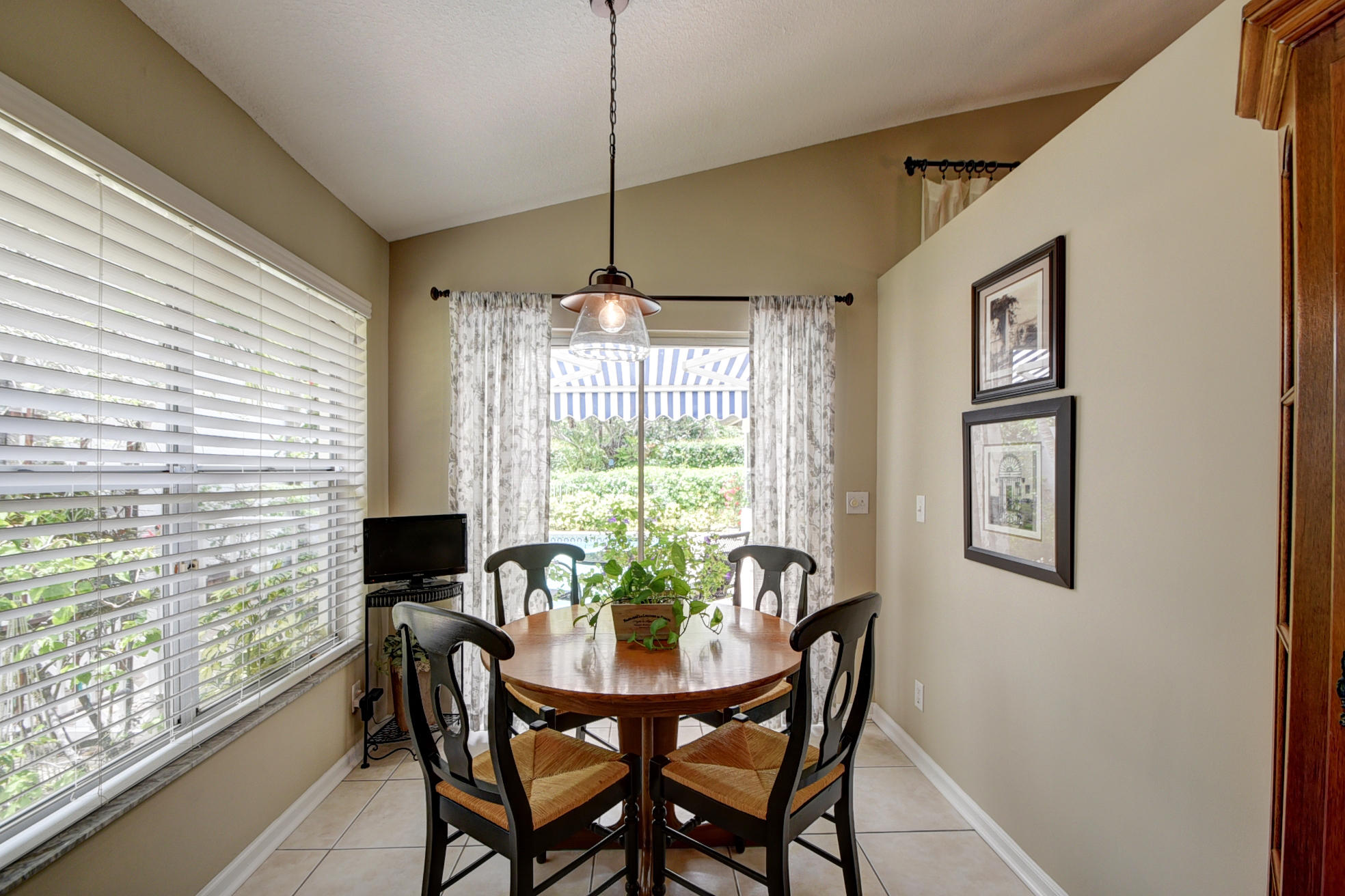 23291 La Vida Way Boca Raton, FL 33433 - Photo 14 of 37 CASUAL DINING