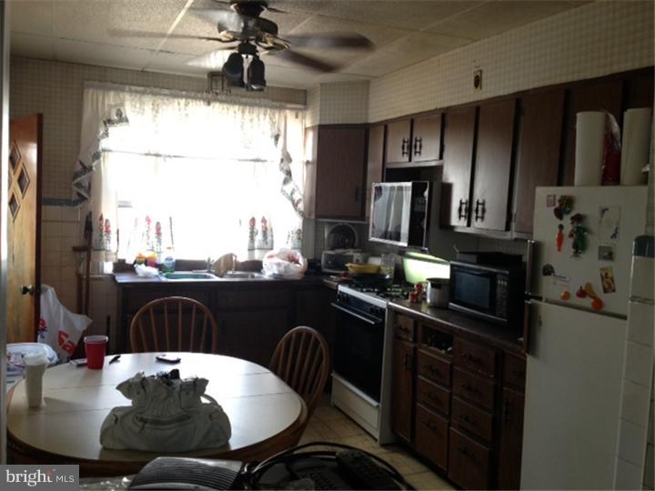 5743 Nassau Road Philadelphia, PA 19131 - Photo 5 of 8 Kitchen