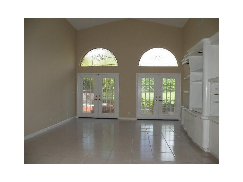 6510 Via Rosa Boca Raton, FL 33433 - Photo 6 of 35 Living Room