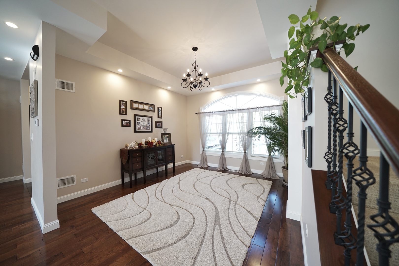 103 Haman Road Inverness, IL 60010 - Photo 9 of 52