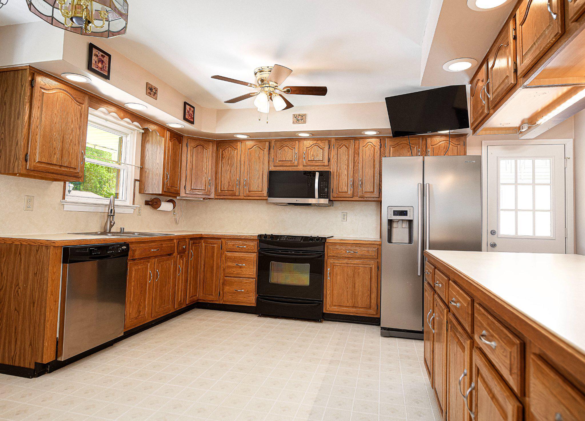 4205 Winterode Way Baltimore, MD 21236 - Photo 3 of 45