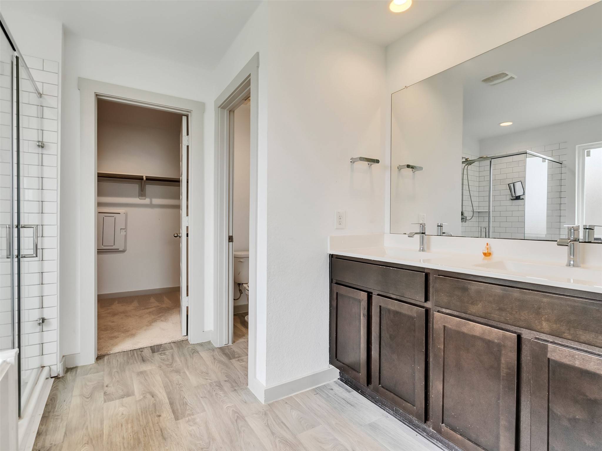 8003 Alcott Forest Lane Rosharon, TX 77583 - Photo 28 of 41 a bathroom with a sink and a mirror
