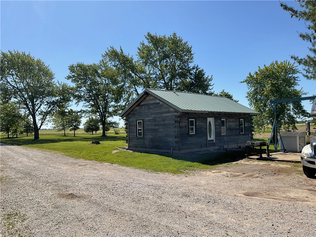 2613 North 800 E Road Moweaqua, IL 62550 - Photo 2 of 19