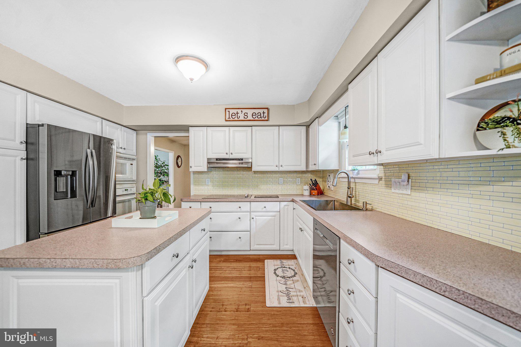 1033 Longspur Road Audubon, PA 19403 - Photo 8 of 32 Kitchen