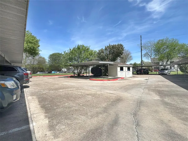 $850 | 10855 Meadowglen Lane, Unit 912, Houston, TX 77042