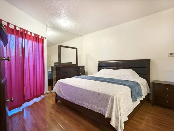 $850 | 10855 Meadowglen Lane, Unit 912, Houston, TX 77042