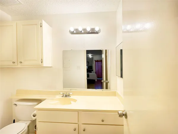 $850 | 10855 Meadowglen Lane, Unit 912, Houston, TX 77042