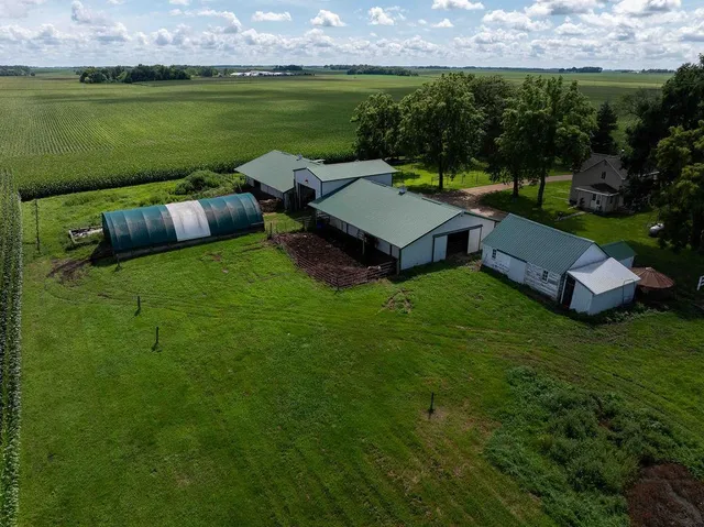 $275,000 | 725 110th Street, Sherburn, MN 56171