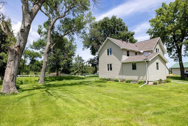 $275,000 | 725 110th Street, Sherburn, MN 56171