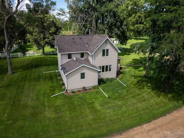 $275,000 | 725 110th Street, Sherburn, MN 56171
