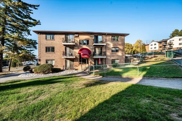 $205,000 | 130 Mammoth Road, Unit 413, Hooksett, NH 03106