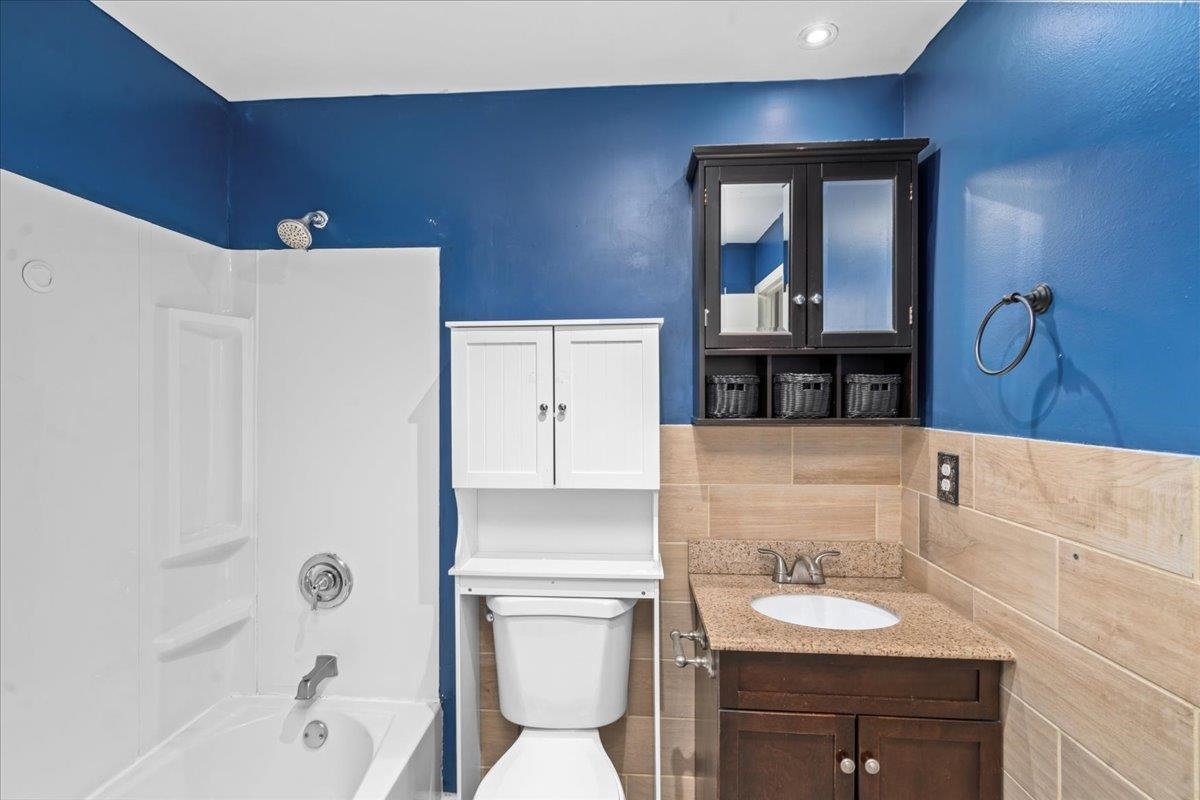 130 Mammoth Road, Unit 413 Hooksett, NH 03106 - Photo 22 of 31