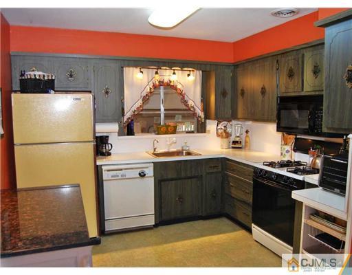 5 Hudson Road East Brunswick, NJ 08816 - Photo 5 of 15 Gallery Image 5