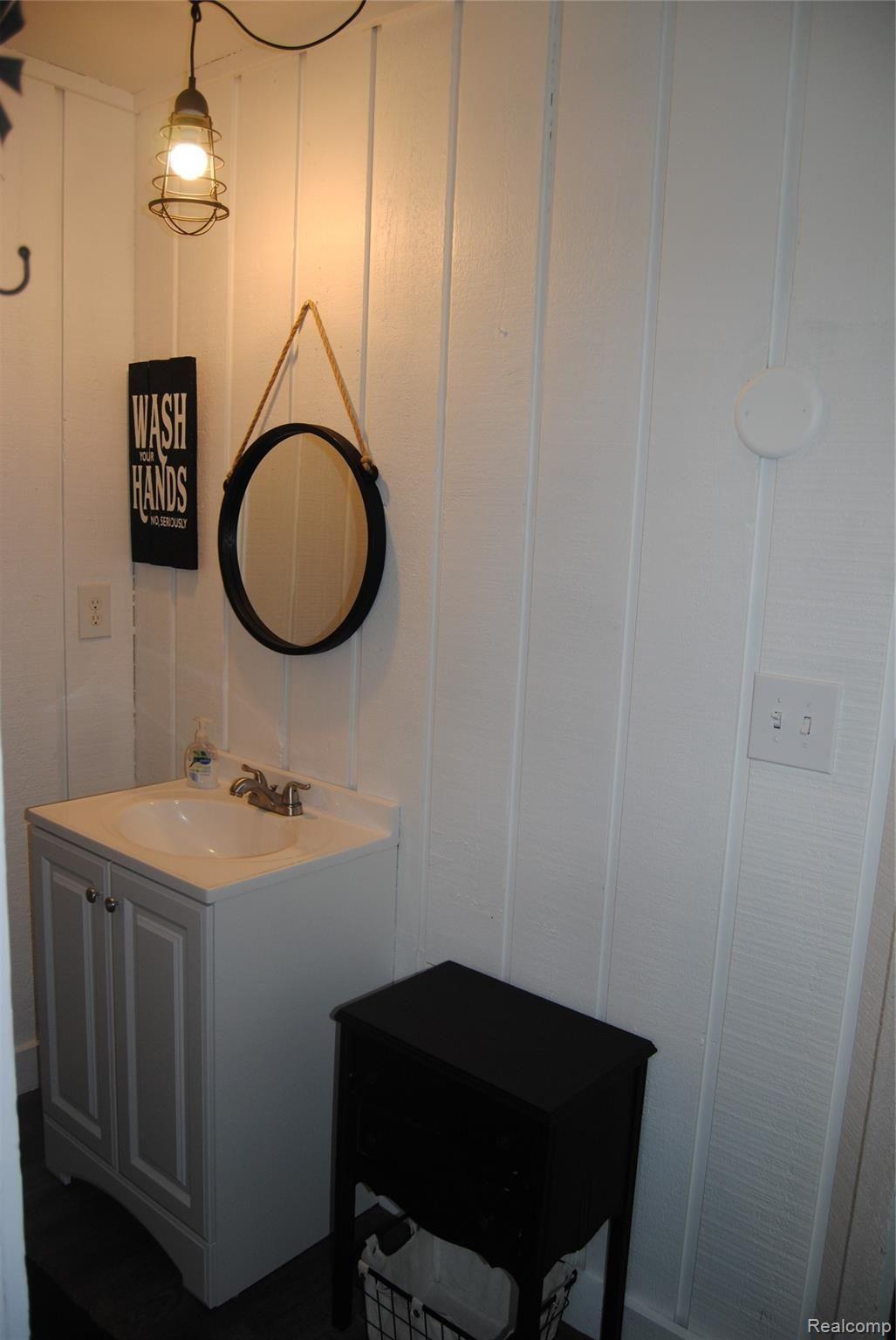 1290 Clark Road Lapeer, MI 48446 - Photo 24 of 48 DSC_1036.JPG
