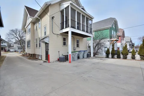 $495,000 | 3316 North Cramer Street, Unit 3318, Milwaukee, WI 53211