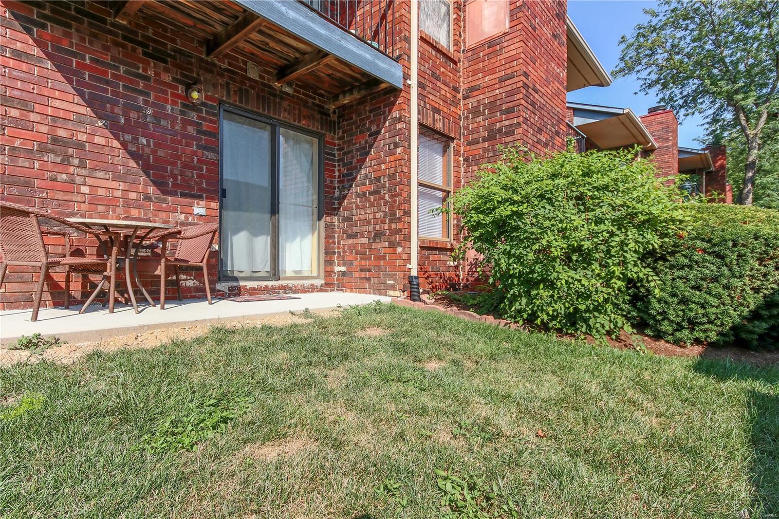 2327 Kratky Road, Unit A St. Louis, MO 63114 - Photo 4 of 17 Gallery Image 4